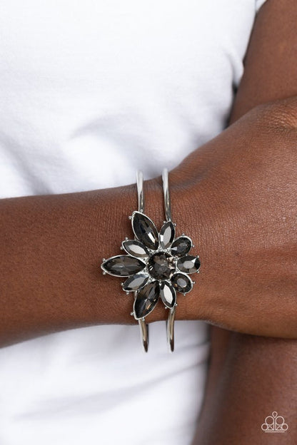 Chic Corsage - Silver